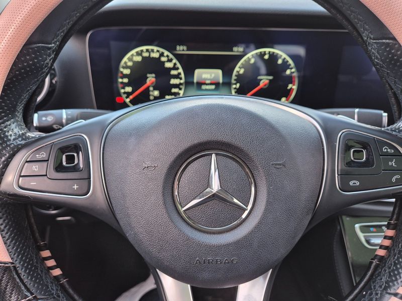 2017 Mercedes-Benz E-Class E300 4MATIC Avnatgarde photo 14