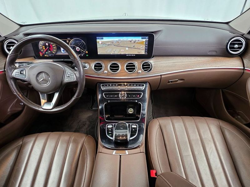 2018 Mercedes-Benz E-Class E300 4MATIC Exclusive photo 7