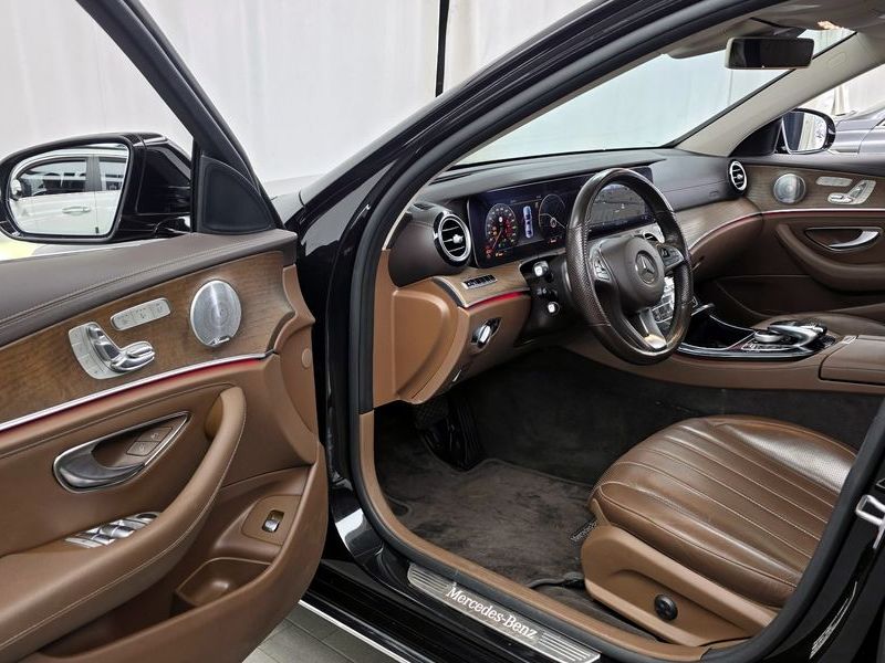 2018 Mercedes-Benz E-Class E300 4MATIC Exclusive photo 10