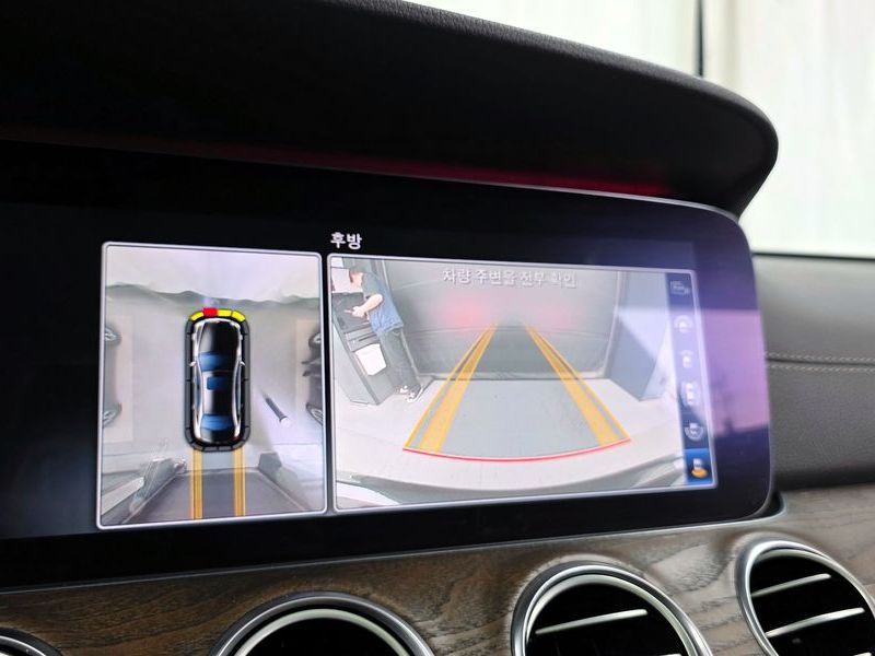 2018 Mercedes-Benz E-Class E300 4MATIC Exclusive photo 15