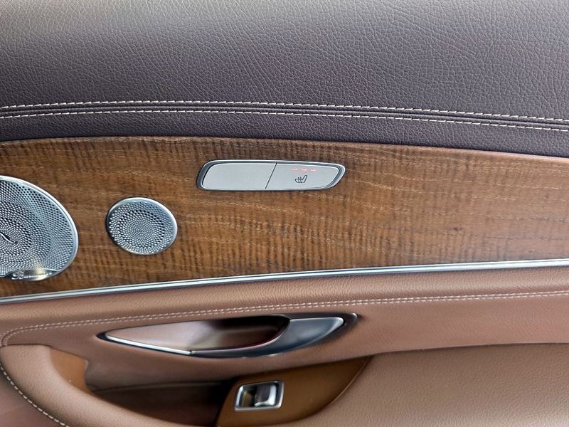 2018 Mercedes-Benz E-Class E300 4MATIC Exclusive photo 18