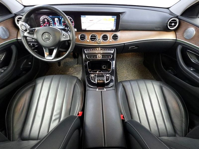 2018 Mercedes-Benz E-Class E300 4MATIC Exclusive photo 7