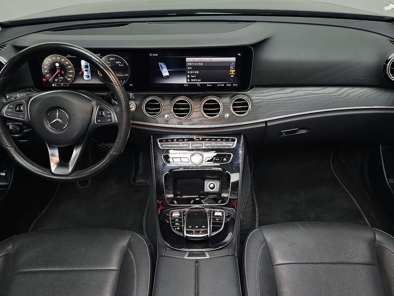 2018 Mercedes-Benz E-Class E300 4MATIC Avnatgarde photo 7