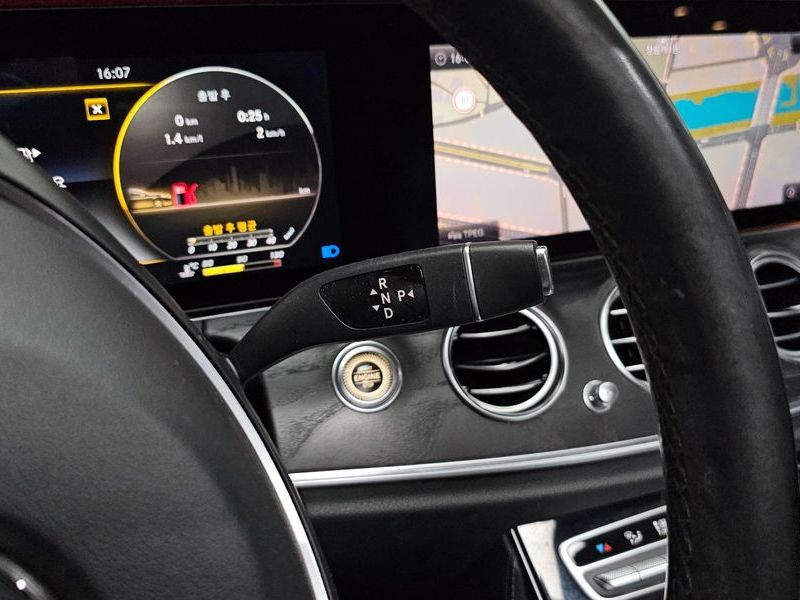 2018 Mercedes-Benz E-Class E300 4MATIC Avnatgarde photo 9