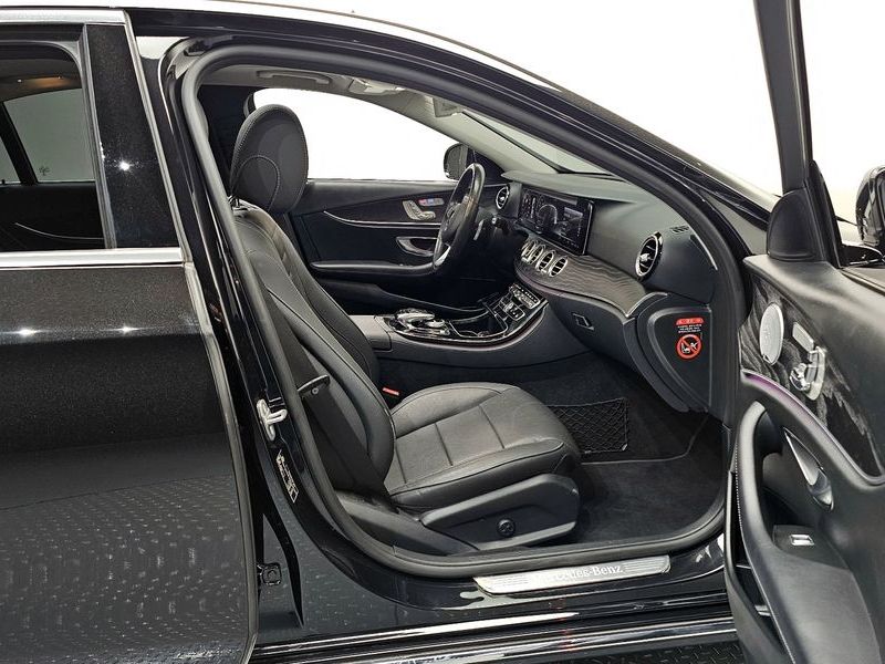 2018 Mercedes-Benz E-Class E300 4MATIC Avnatgarde photo 11