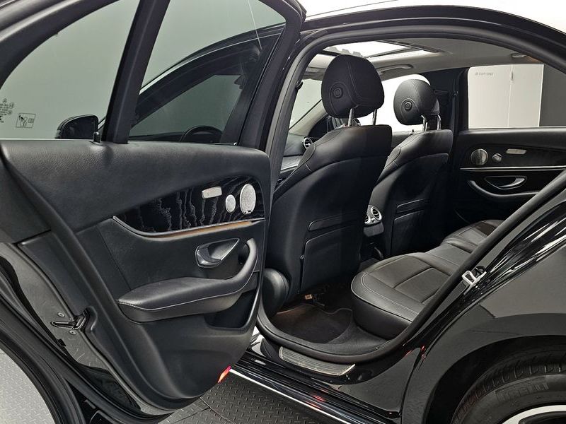 2018 Mercedes-Benz E-Class E300 4MATIC Avnatgarde photo 12