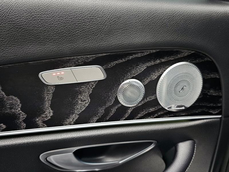2018 Mercedes-Benz E-Class E300 4MATIC Avnatgarde photo 18