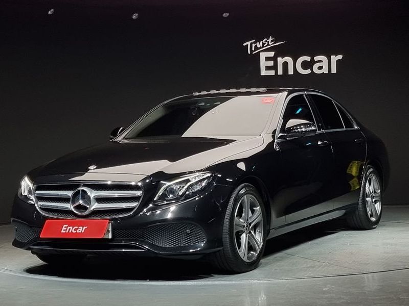 2018 Mercedes-Benz E-Class E300 4MATIC Avnatgarde photo 1