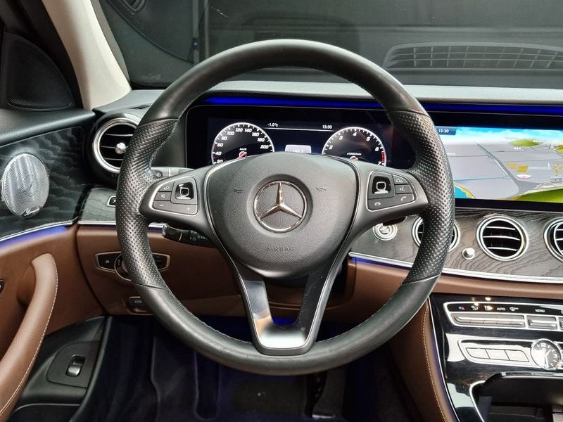 2018 Mercedes-Benz E-Class E300 4MATIC Avnatgarde photo 13