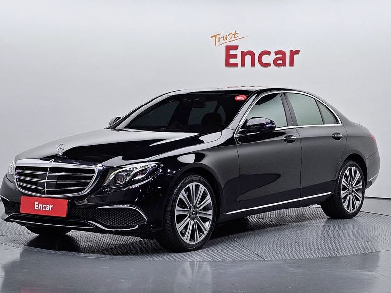 2018 Mercedes-Benz E-Class E400 4MATIC Exclusive photo 1