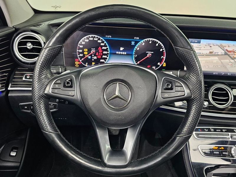 2018 Mercedes-Benz E-Class E400 4MATIC Exclusive photo 13