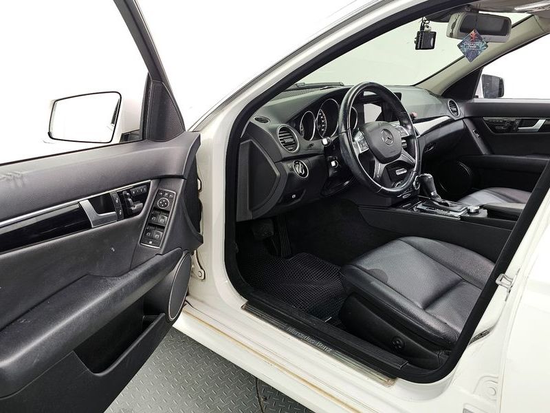 2014 Mercedes-Benz C-Class C220 CDI 4MATIC Edition C photo 10