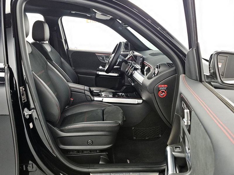 2020 Mercedes-Benz GLB GLB250 4MATIC photo 11