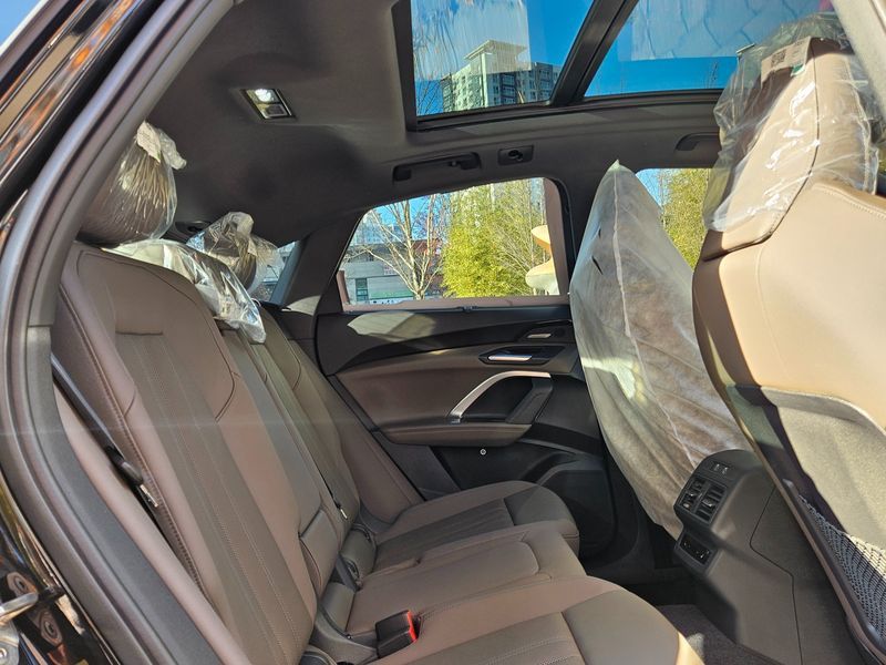 2025 Audi Q5 40 TDI Quattro S Line Sportback photo 10