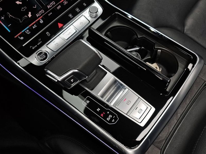 2023 Audi Q8 45 TDI Quattro Premium photo 9