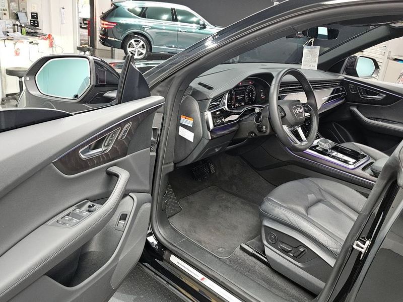 2023 Audi Q8 45 TDI Quattro Premium photo 10