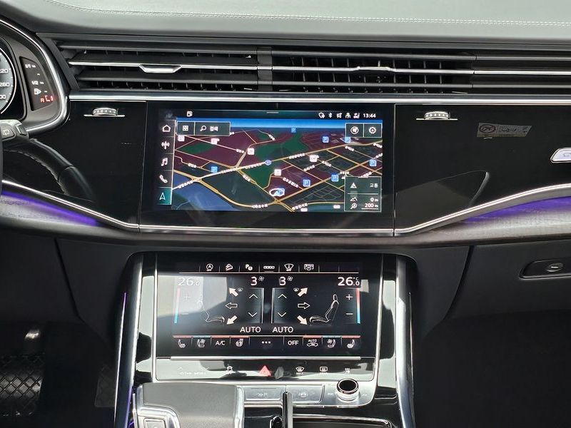 2023 Audi Q8 45 TDI Quattro Premium photo 19
