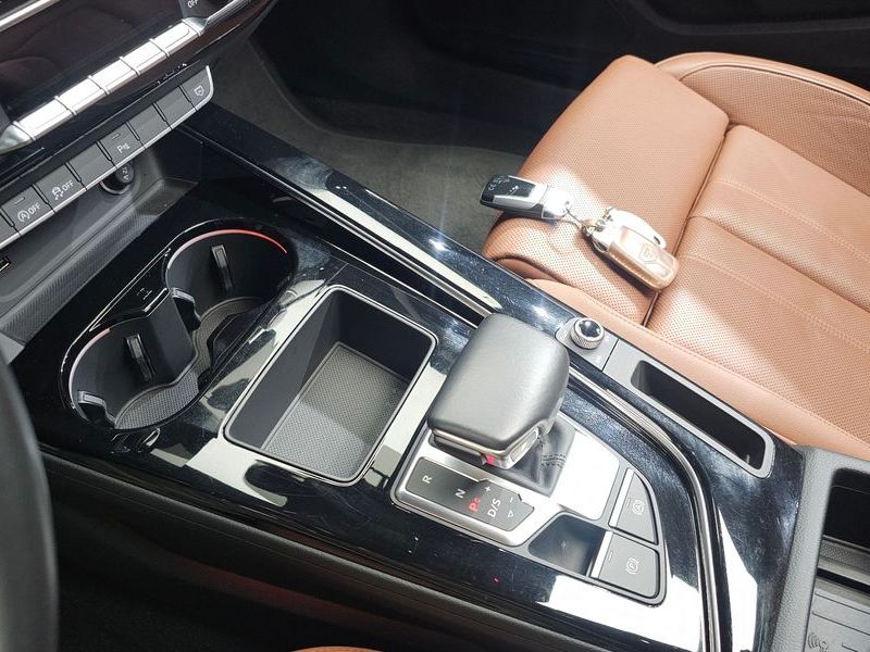 2021 Audi A4 40 TFSI Premium photo 9