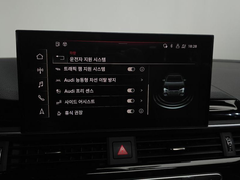 2021 Audi A4 40 TFSI Premium photo 16