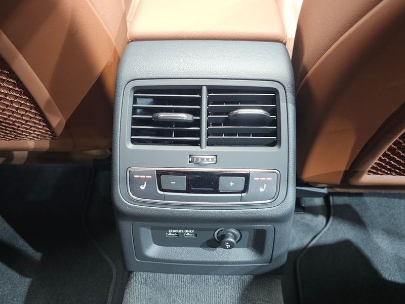 2021 Audi A4 40 TFSI Premium photo 18