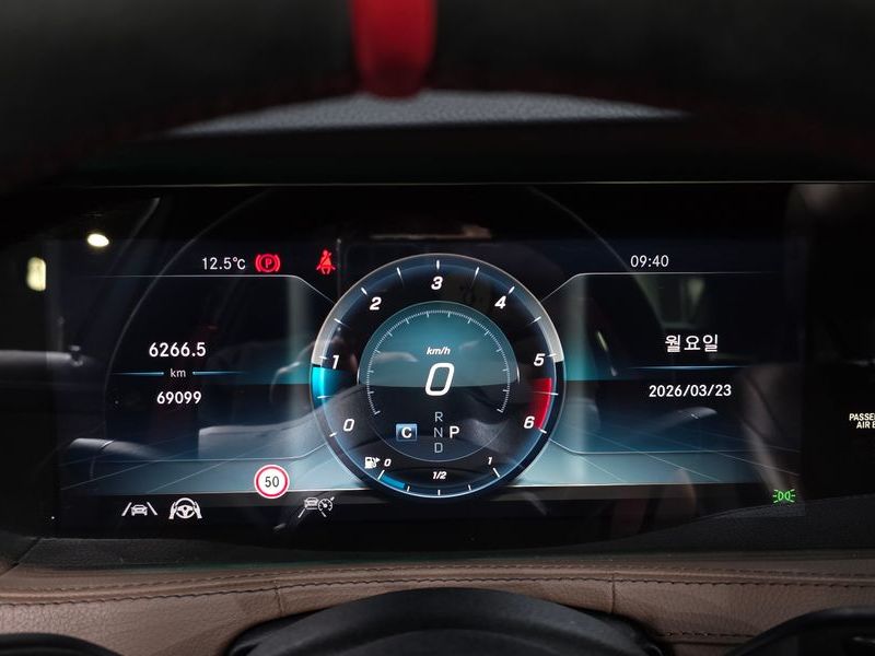 2020 Mercedes-Benz S-Class S350 d 4MATIC AMG Line photo 8