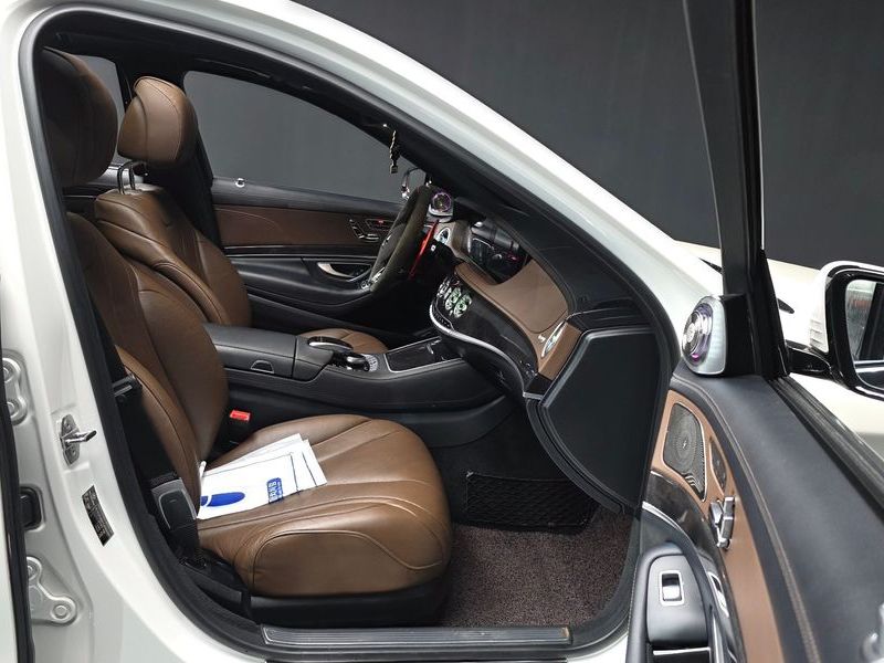 2020 Mercedes-Benz S-Class S350 d 4MATIC AMG Line photo 11