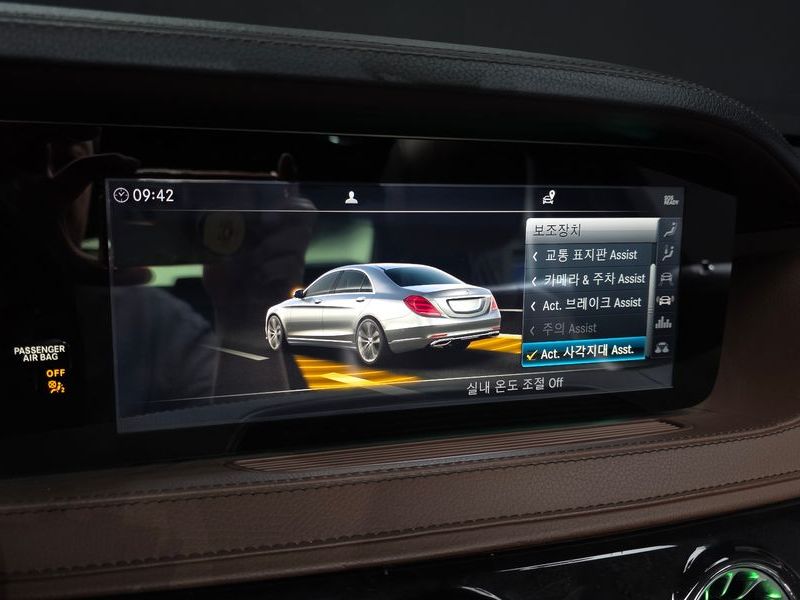 2020 Mercedes-Benz S-Class S350 d 4MATIC AMG Line photo 15