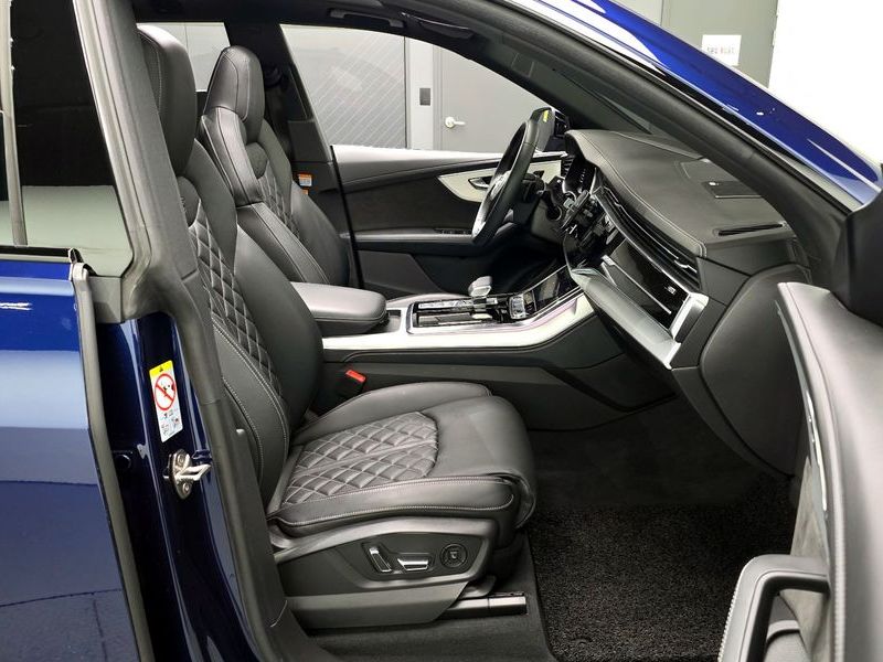 2022 Audi Q8 55 TFSI Quattro Premium photo 12