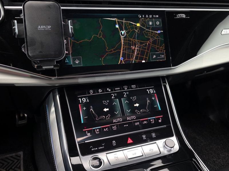 2022 Audi Q8 55 TFSI Quattro Premium photo 15