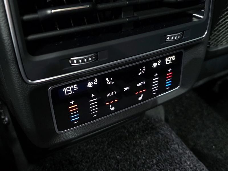 2022 Audi Q8 55 TFSI Quattro Premium photo 19