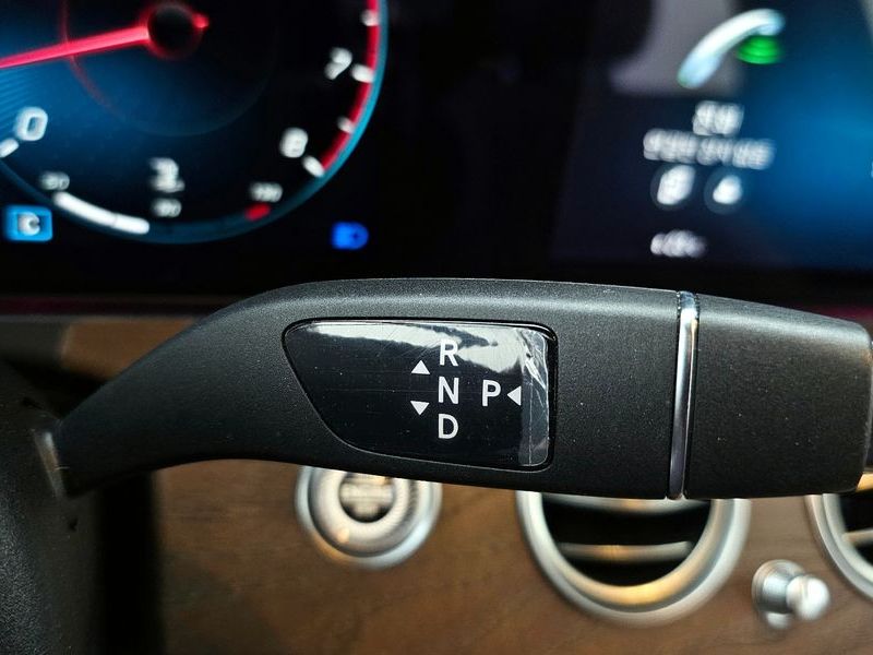 2022 Mercedes-Benz E-Class E250 Exclusive photo 9