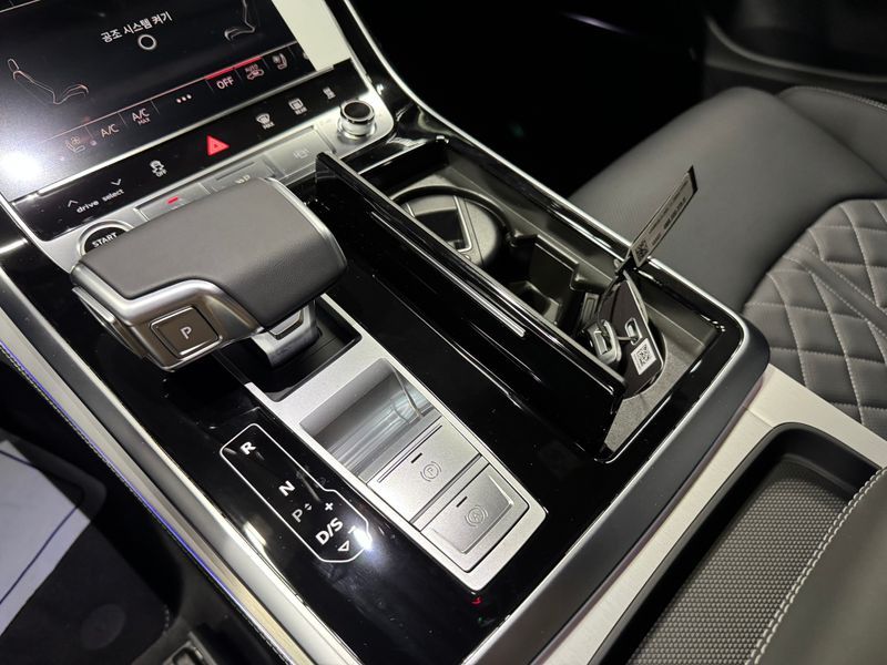 2026 Audi Q8 50 TDI Quattro Premium photo 9