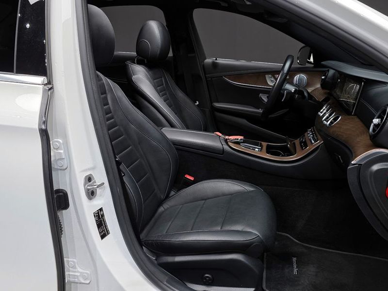 2021 Mercedes-Benz E-Class E300e 4MATIC Exclusive photo 11