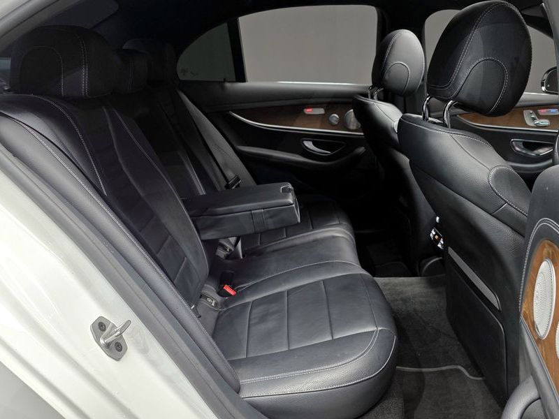 2021 Mercedes-Benz E-Class E300e 4MATIC Exclusive photo 12