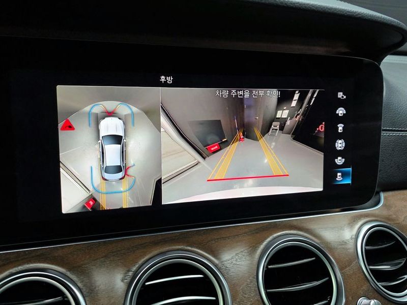 2021 Mercedes-Benz E-Class E300e 4MATIC Exclusive photo 16