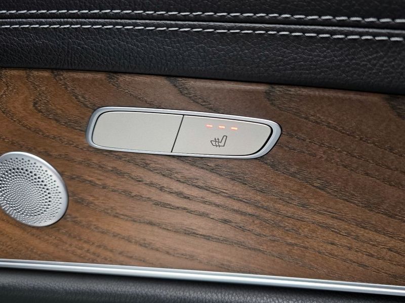 2021 Mercedes-Benz E-Class E300e 4MATIC Exclusive photo 18