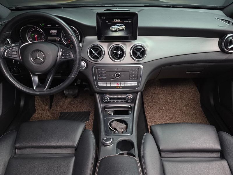 2019 Mercedes-Benz A-Class GLA250 4MATIC photo 7