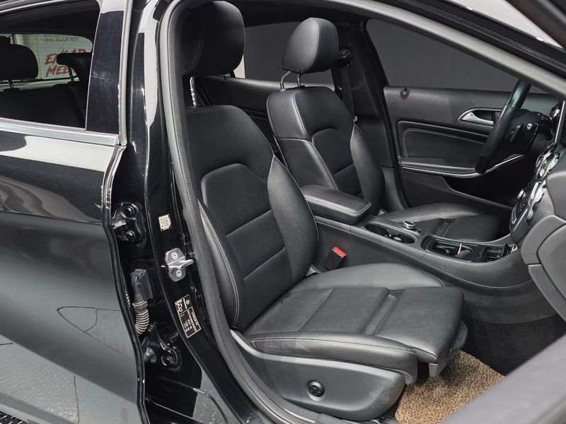 2019 Mercedes-Benz A-Class GLA250 4MATIC photo 12