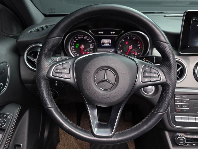 2019 Mercedes-Benz A-Class GLA250 4MATIC photo 15