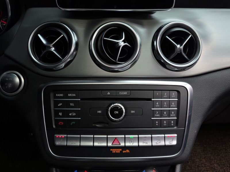 2019 Mercedes-Benz A-Class GLA250 4MATIC photo 17