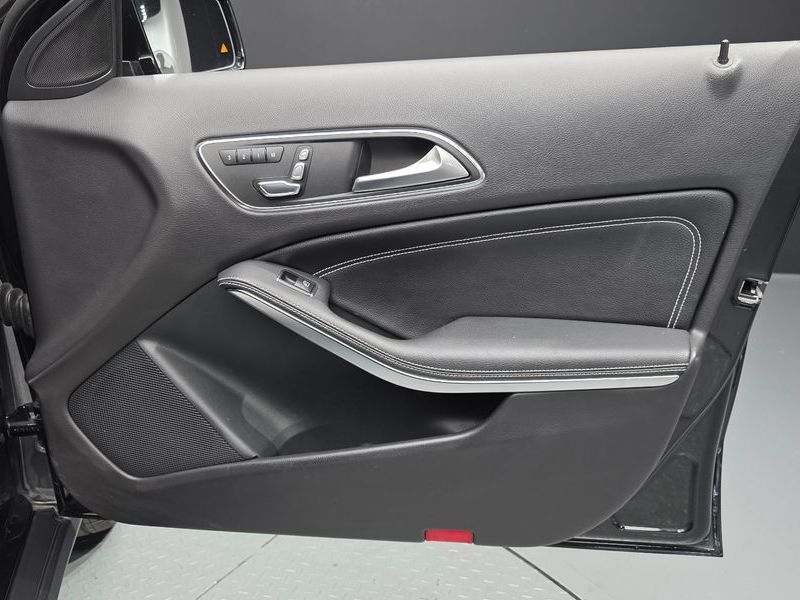 2019 Mercedes-Benz A-Class GLA250 4MATIC photo 24