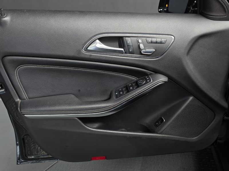 2019 Mercedes-Benz A-Class GLA250 4MATIC photo 27