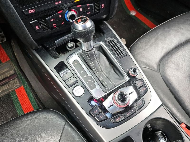 2014 Audi A4 2.0 TDI Quattro Dynamic B8 photo 9
