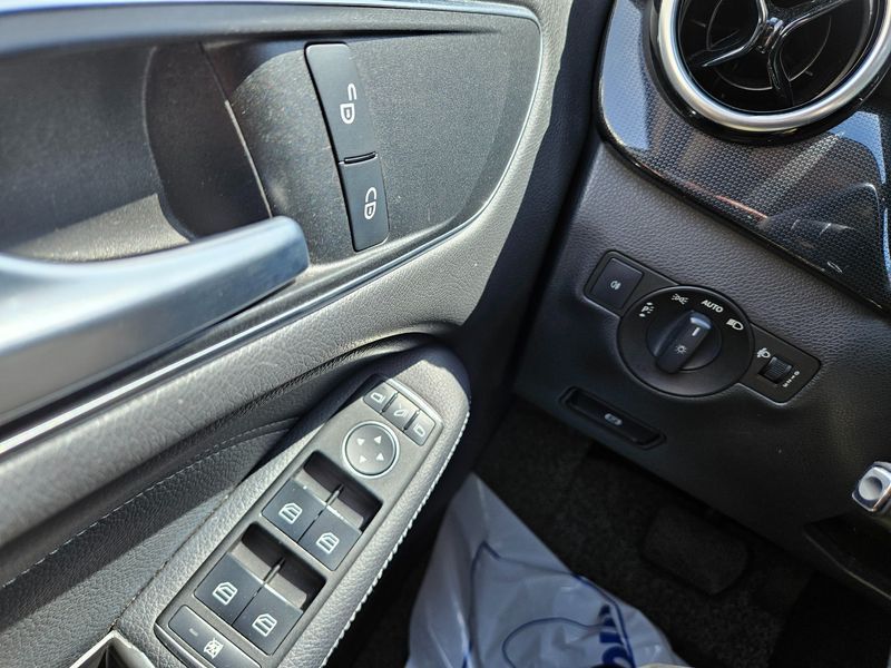 2012 Mercedes-Benz B-클래스 W246 B200 CDI Blue efficiency photo 18