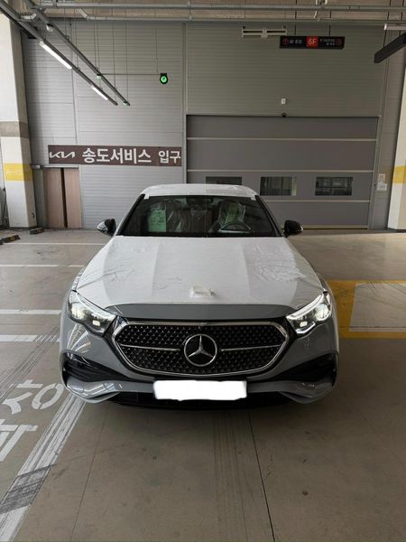 2026 Mercedes-Benz E-Class E300 4MATIC AMG Line photo 1
