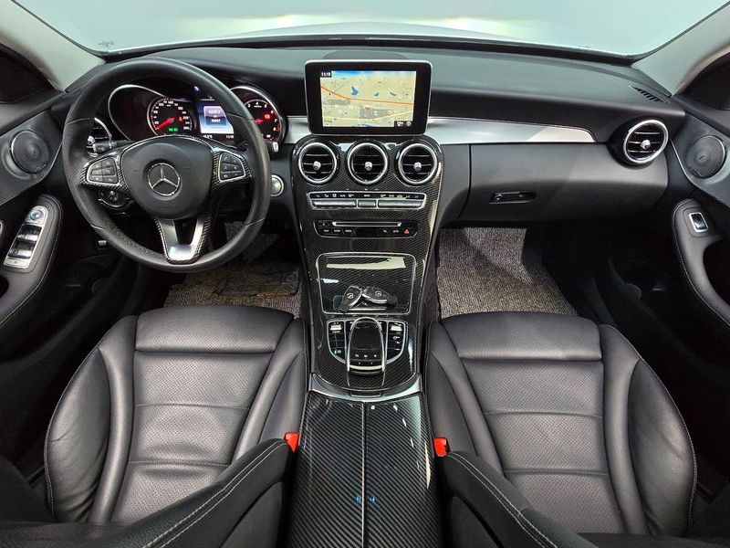 2018 Mercedes-Benz C-Class C200 Avantgarde photo 7