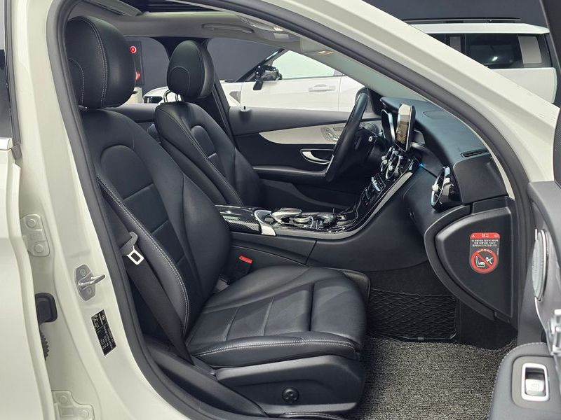 2018 Mercedes-Benz C-Class C200 Avantgarde photo 10