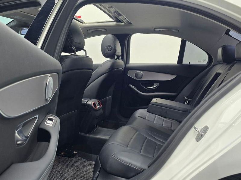2018 Mercedes-Benz C-Class C200 Avantgarde photo 12