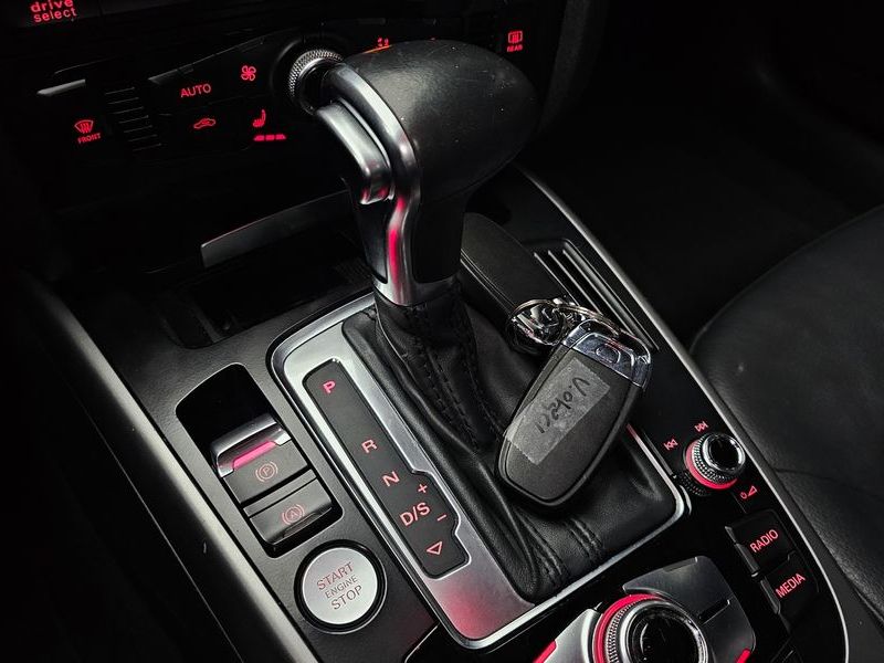 2014 Audi A4 2.0 TDI Quattro Dynamic B8 photo 9