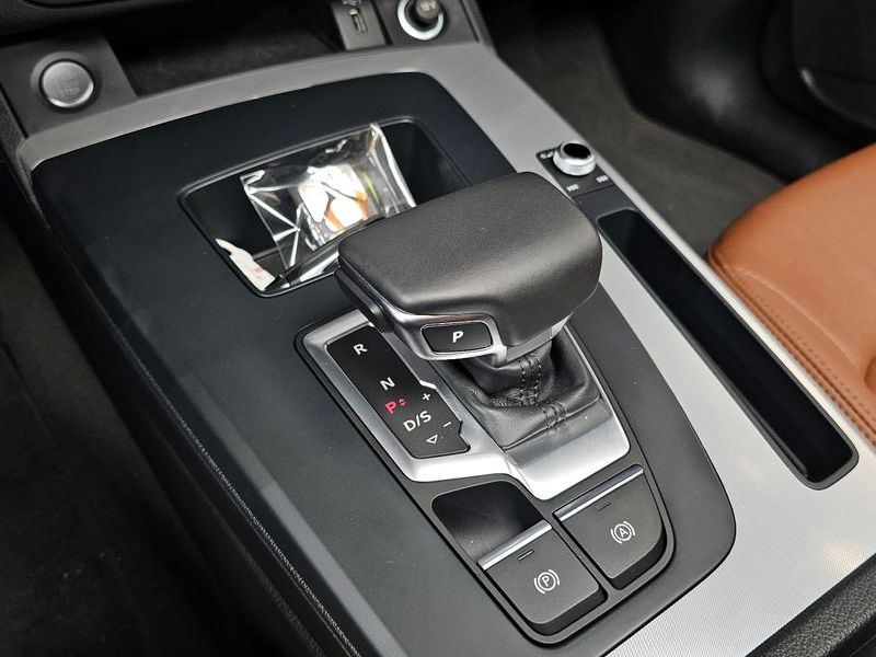2023 Audi Q5 45 TFSI Quattro Sportback photo 9